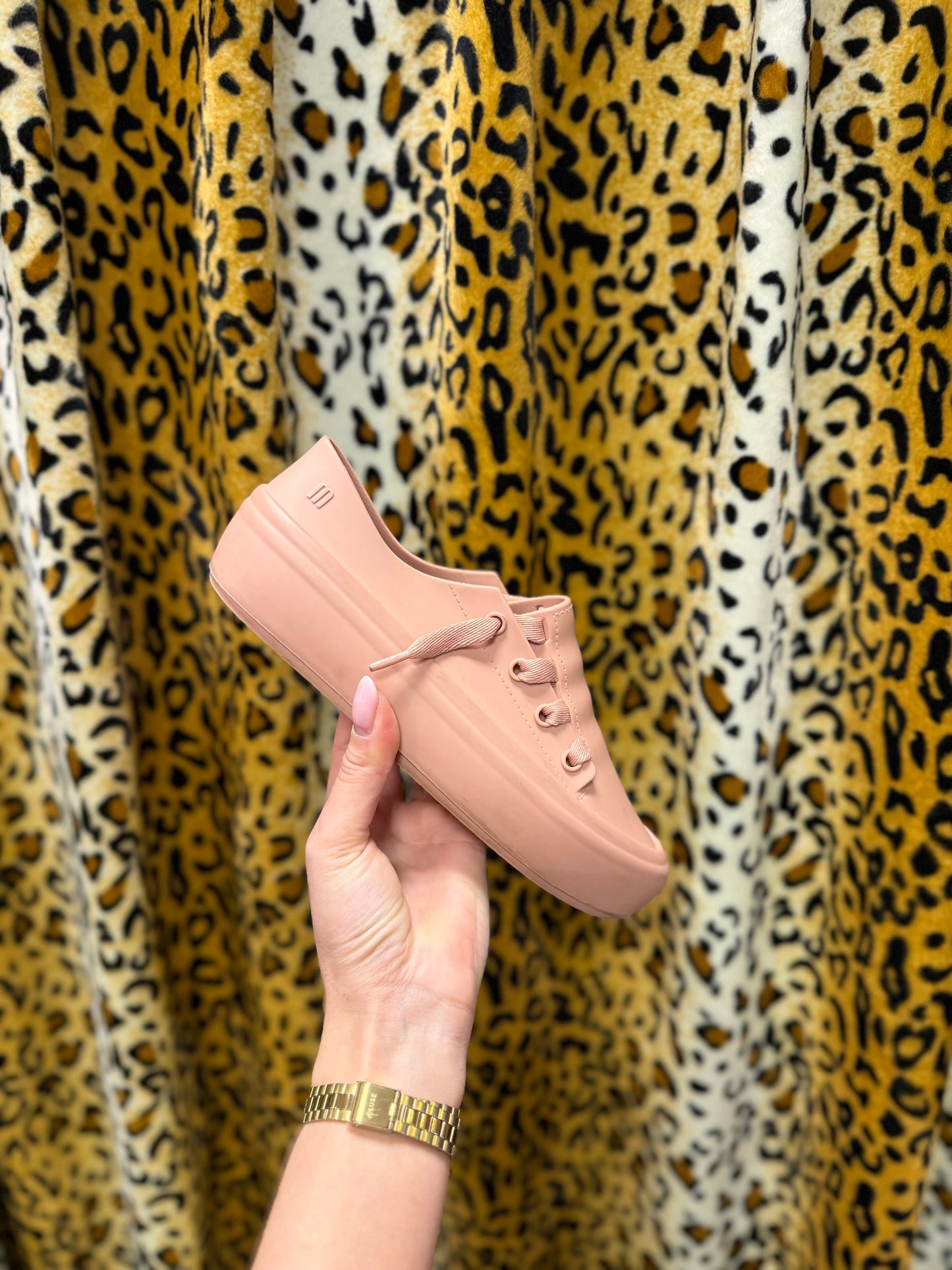 31-84 Melissa sneakers size 38