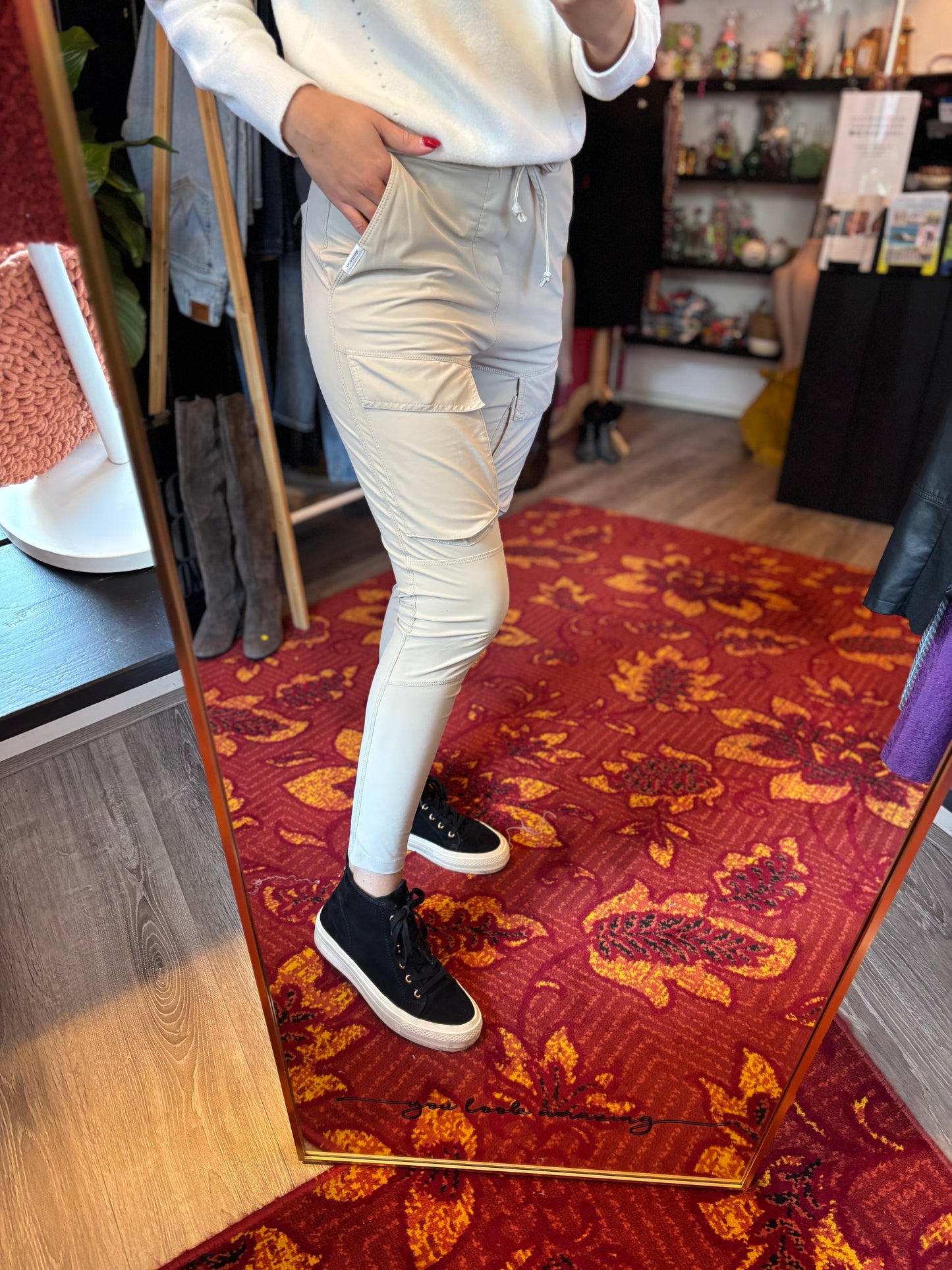 364-43 Penn&Ink NY travel fabric pants size 34