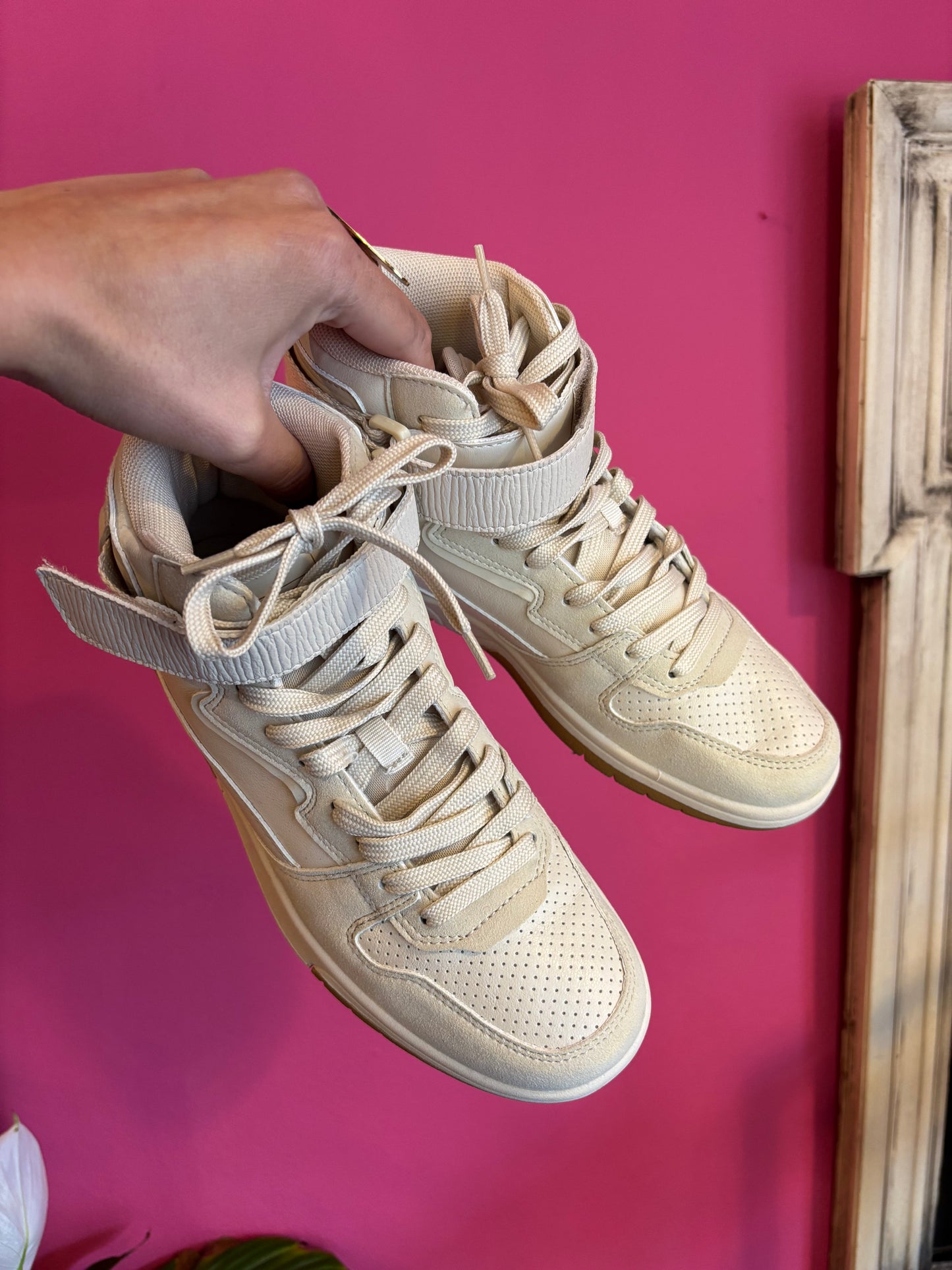 255-26 Zara sneakers size 37