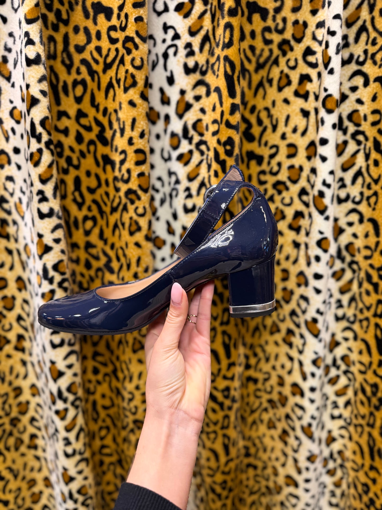 379-2 Exquisite shoes dark blue