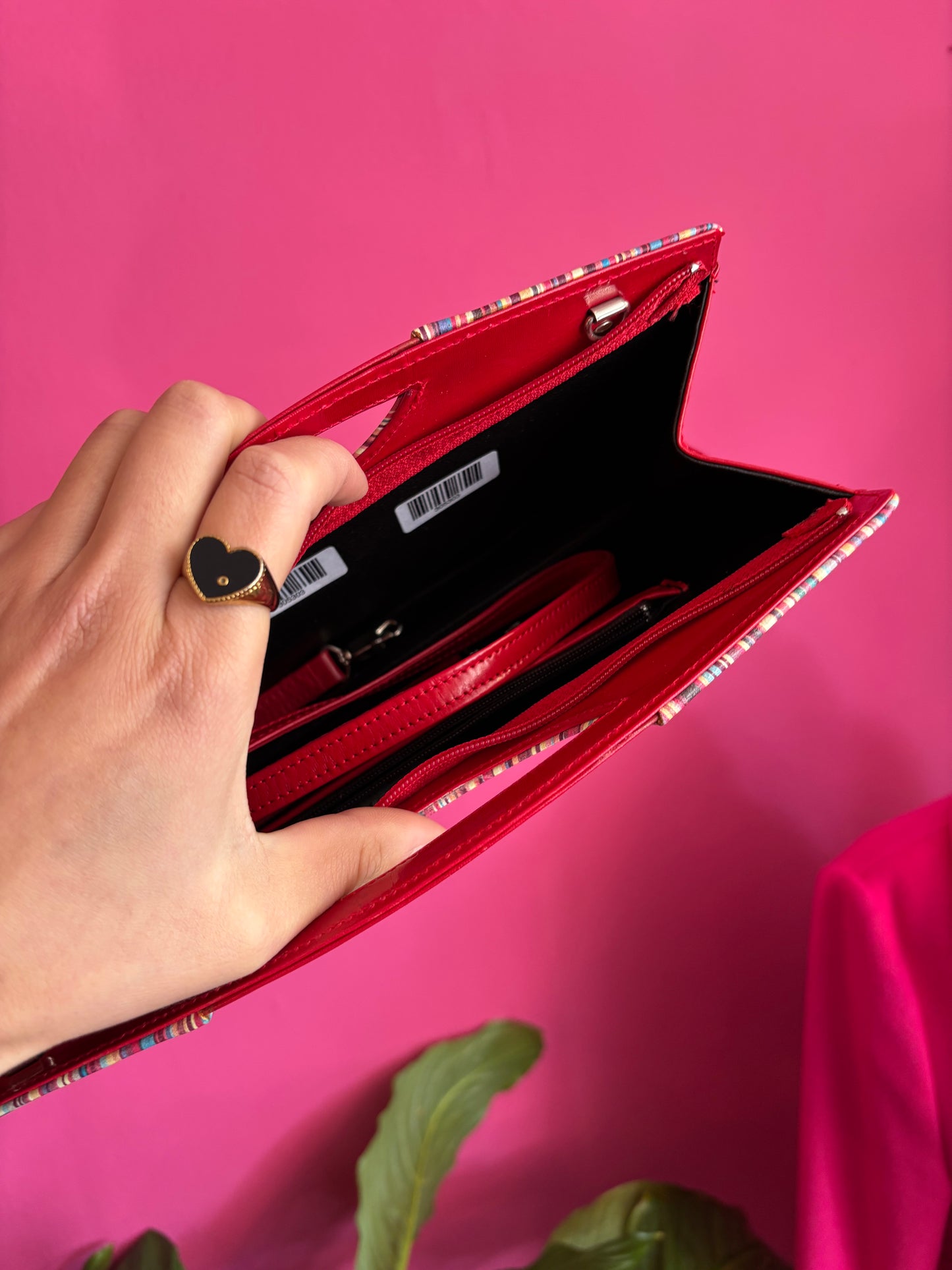 411-1 Peter Kaiser red striped with strap