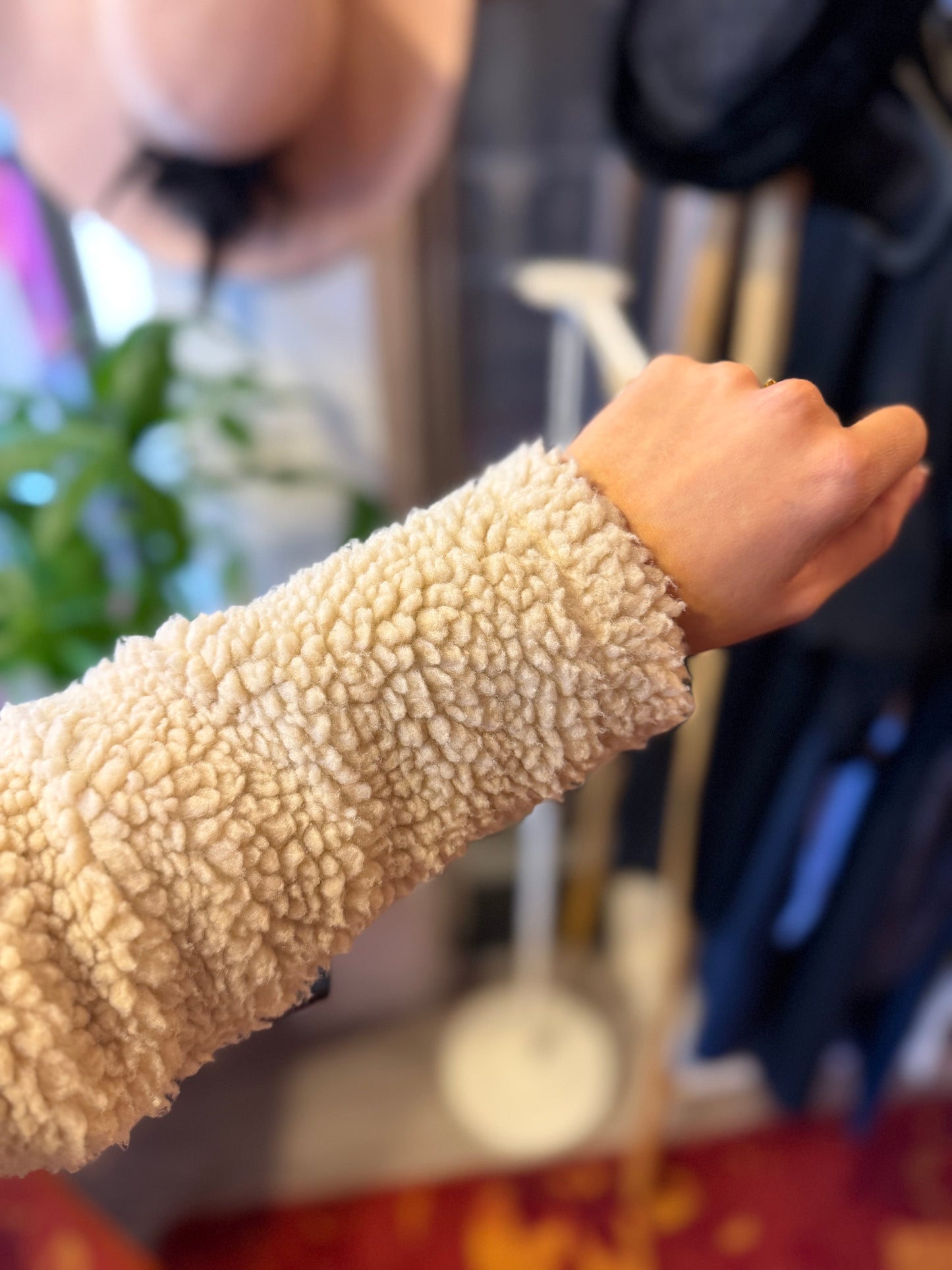 284-158 Blue teddy vest maat M