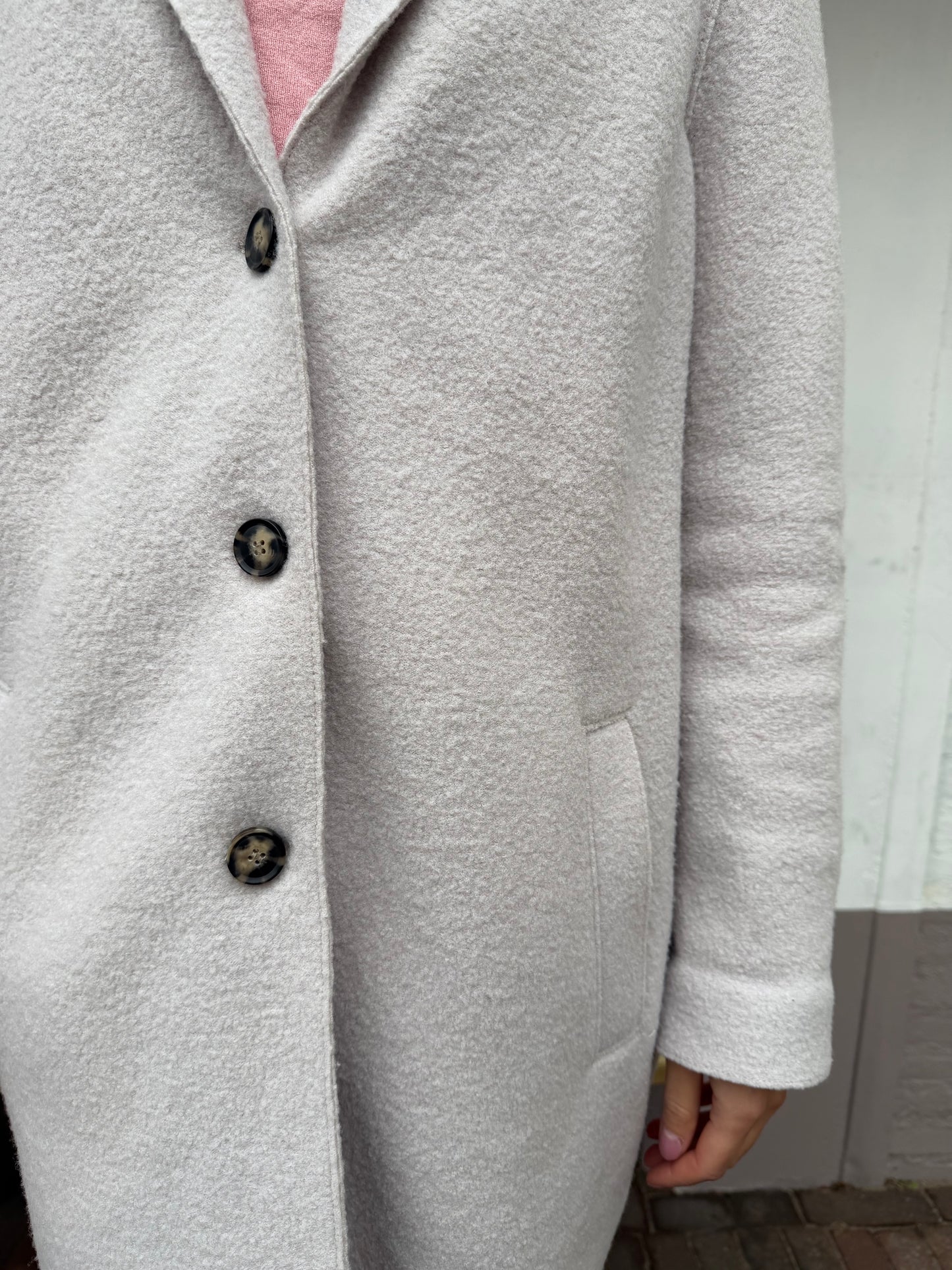 254-84 Oui jas creme maat 46