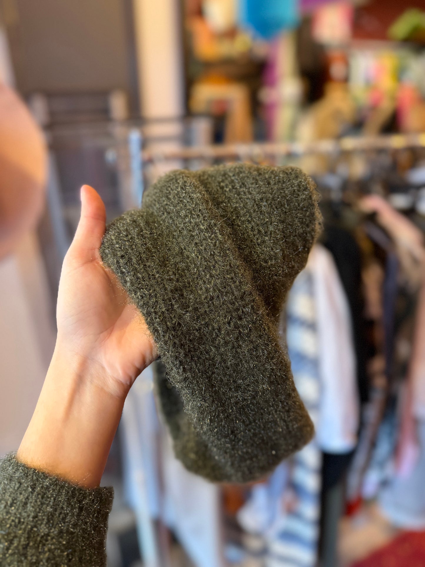 247-25 Groene trui met losse col L