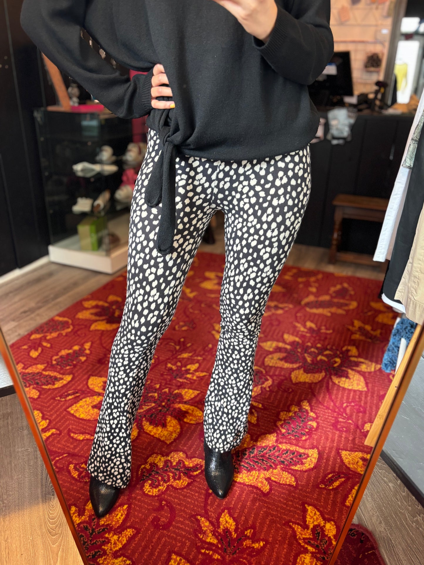 352-34 Loekay flared maat S