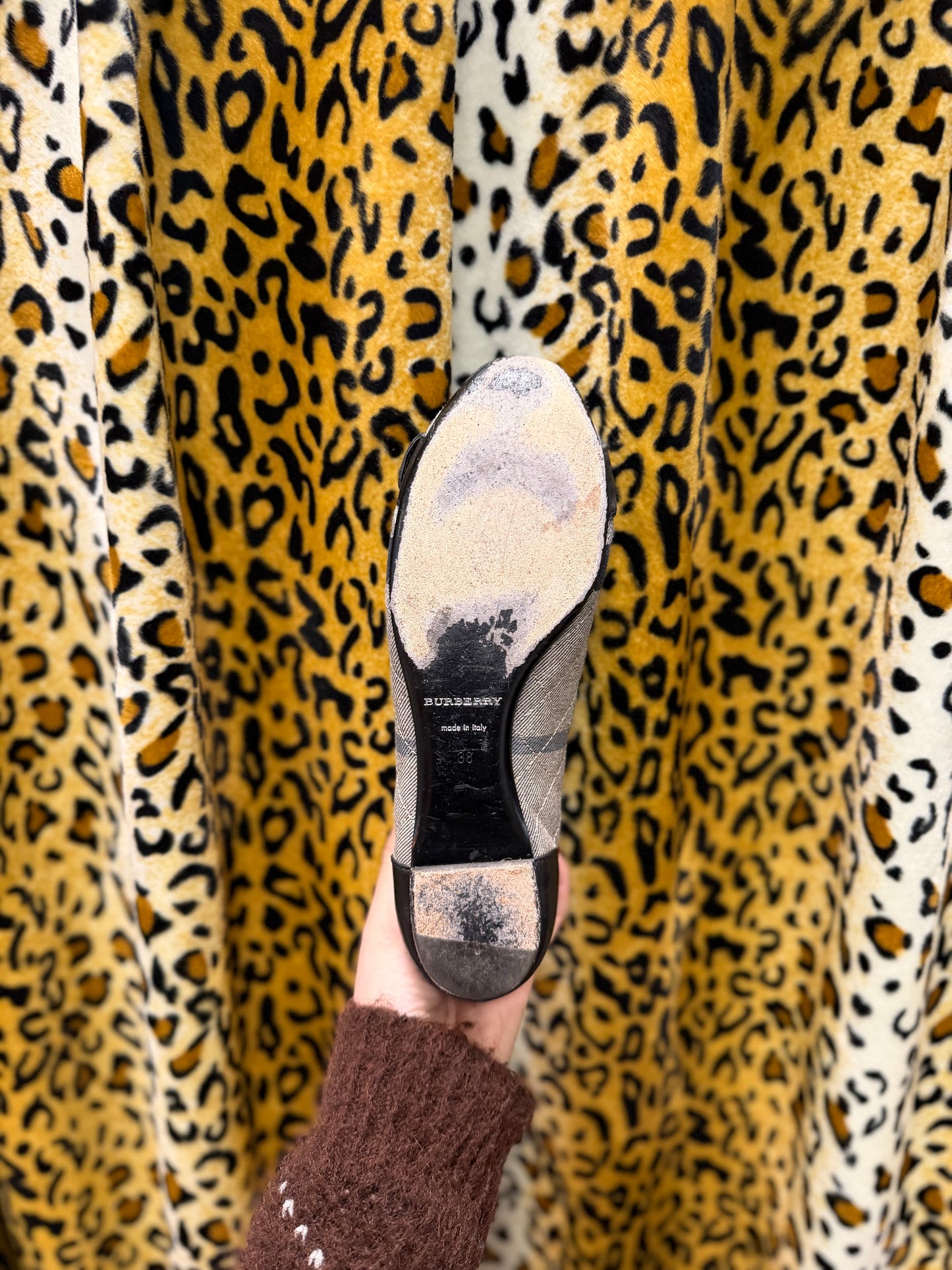 483-7 Burberry ballerina maat 38