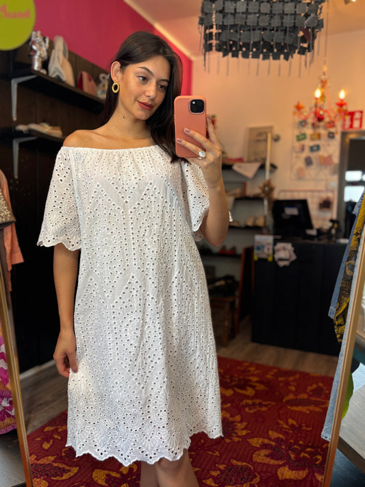 284-122 Broderie jurk maat S/M/L