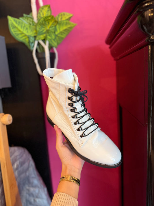 452-109 Mjus laarzen maat 40 nieuw