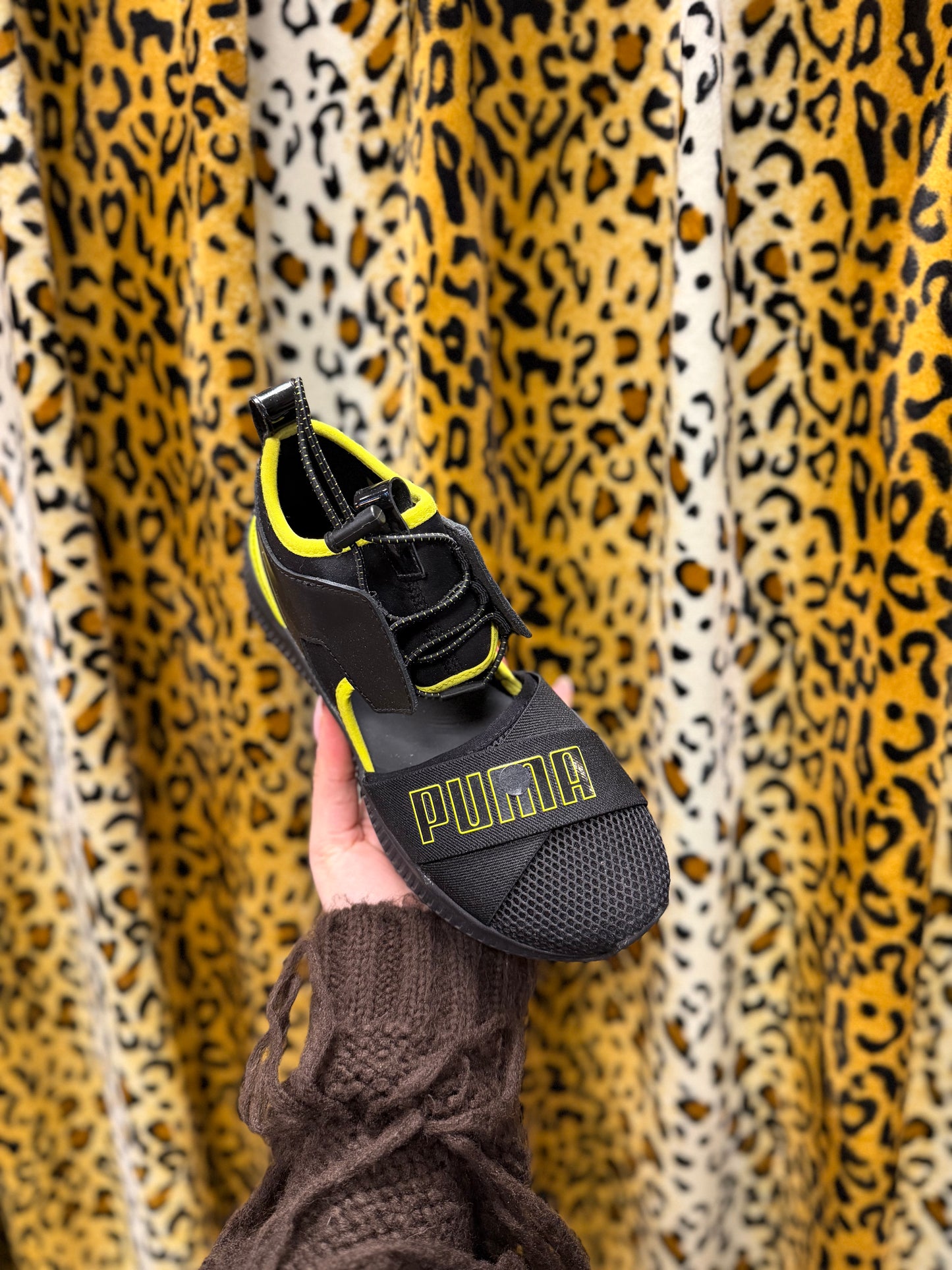 396-1 Puma sandalen maat 37