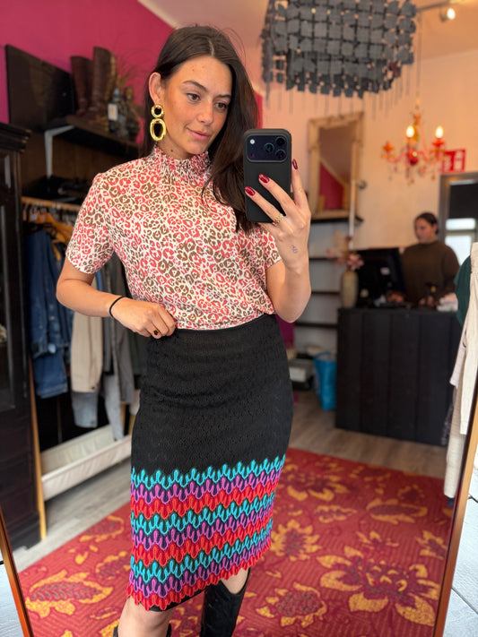 338-15 Black mid-length skirt size 38