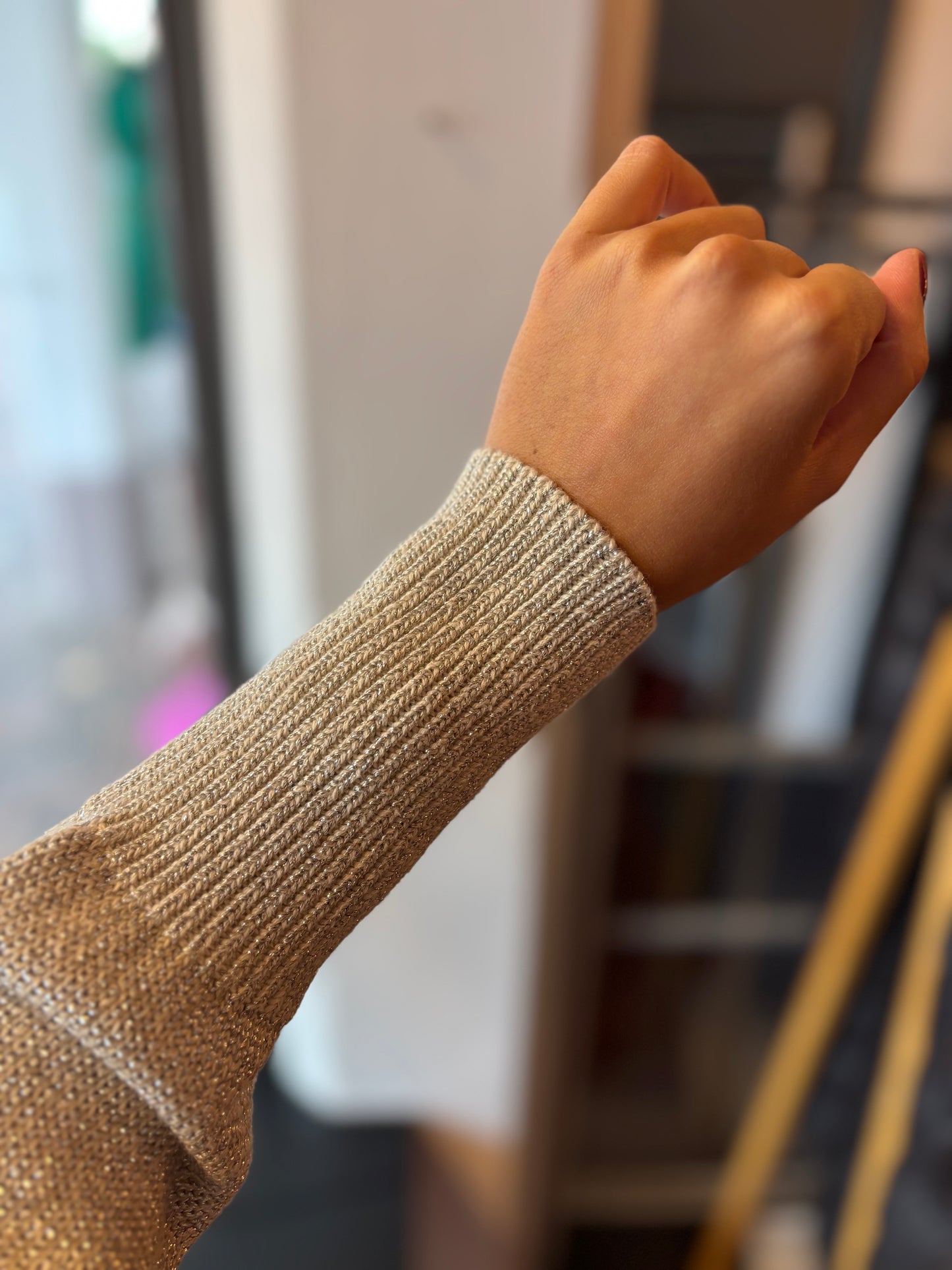 363-68 Oui light gold jumper maat S