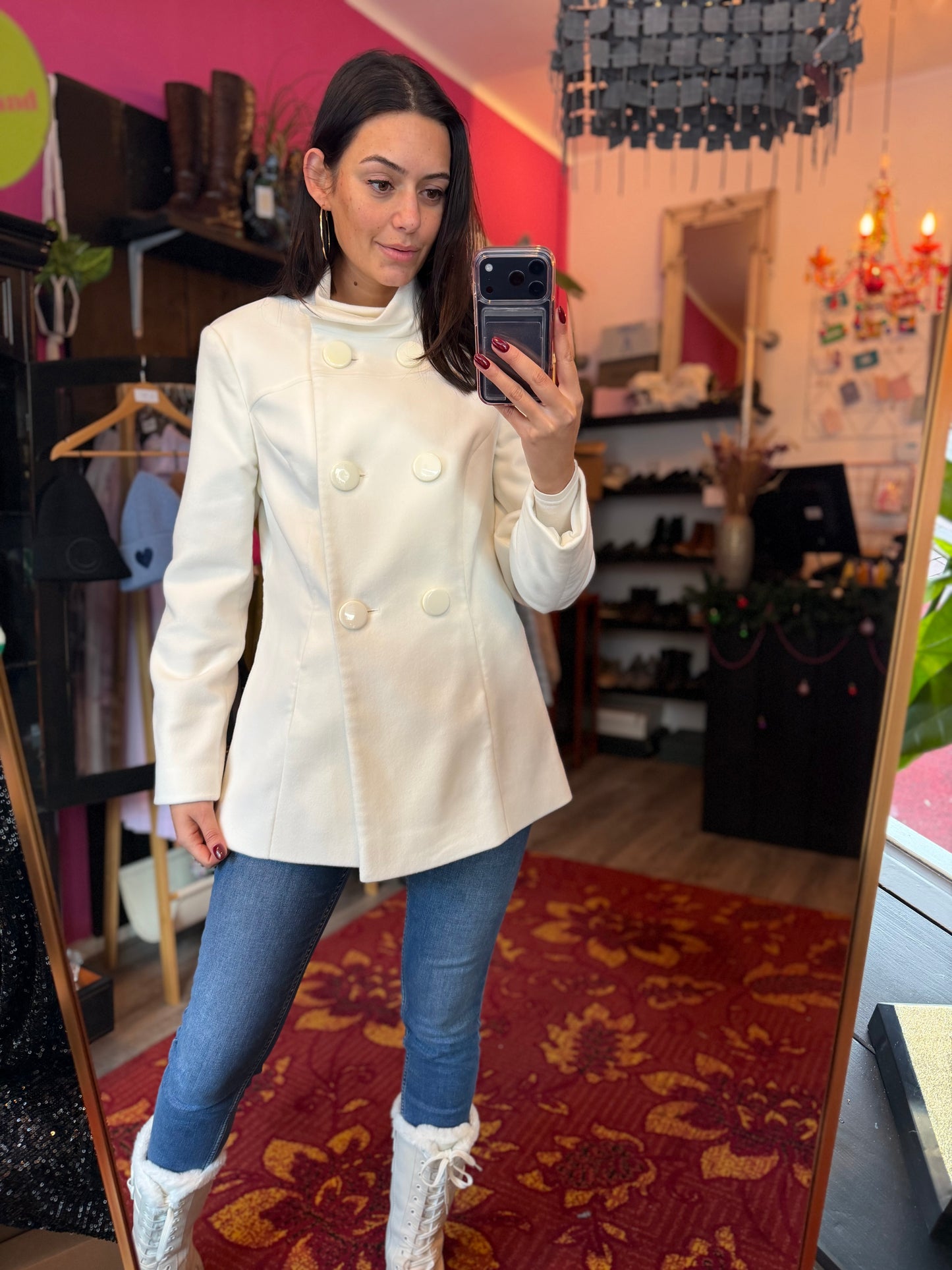 411-190 Laura Scott mantel 38