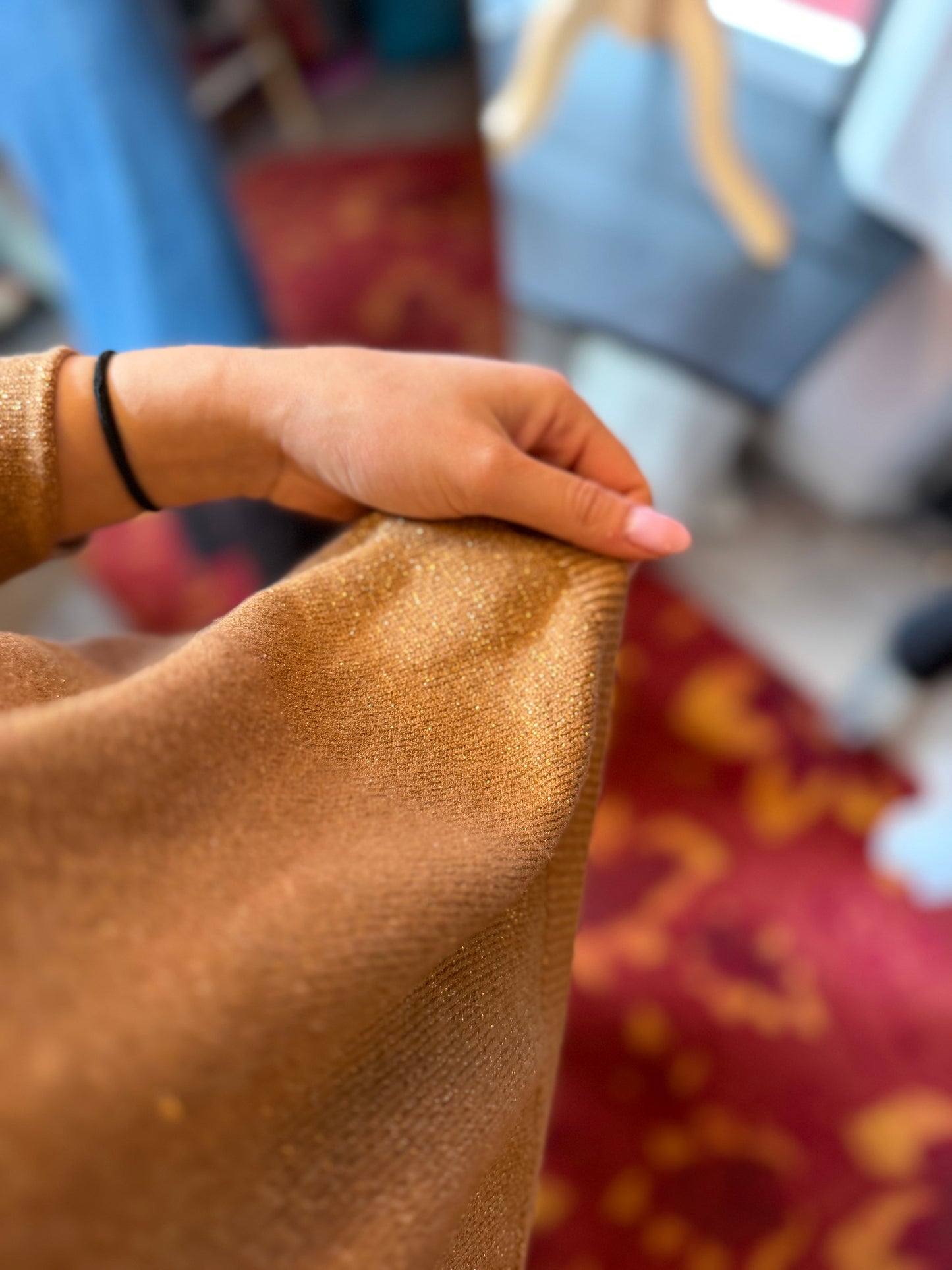 284-182 Ambika trui goud met glitter one size