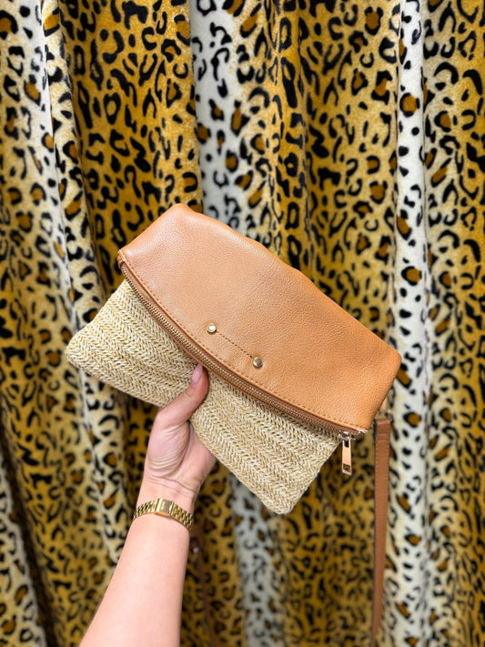 252-19 Clutch tas gevlochten