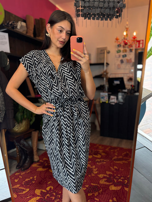 240-23 Expresso jurk travelstof maat 44