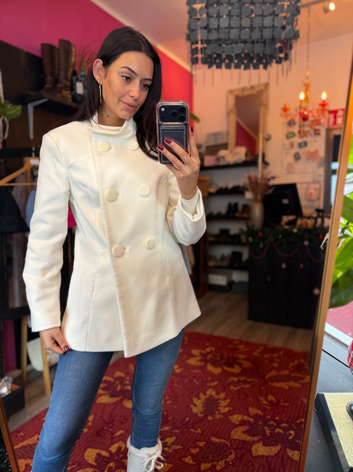 411-190 Laura Scott mantel 38