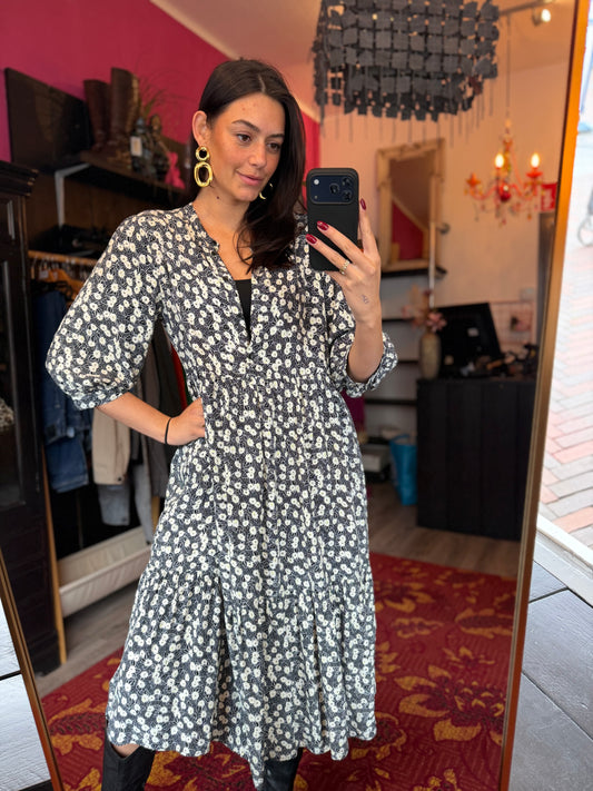 506-8 Wit blauwe bloemen jurk maat M/L