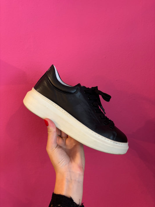 31-88 Deabused sneakers maat 38