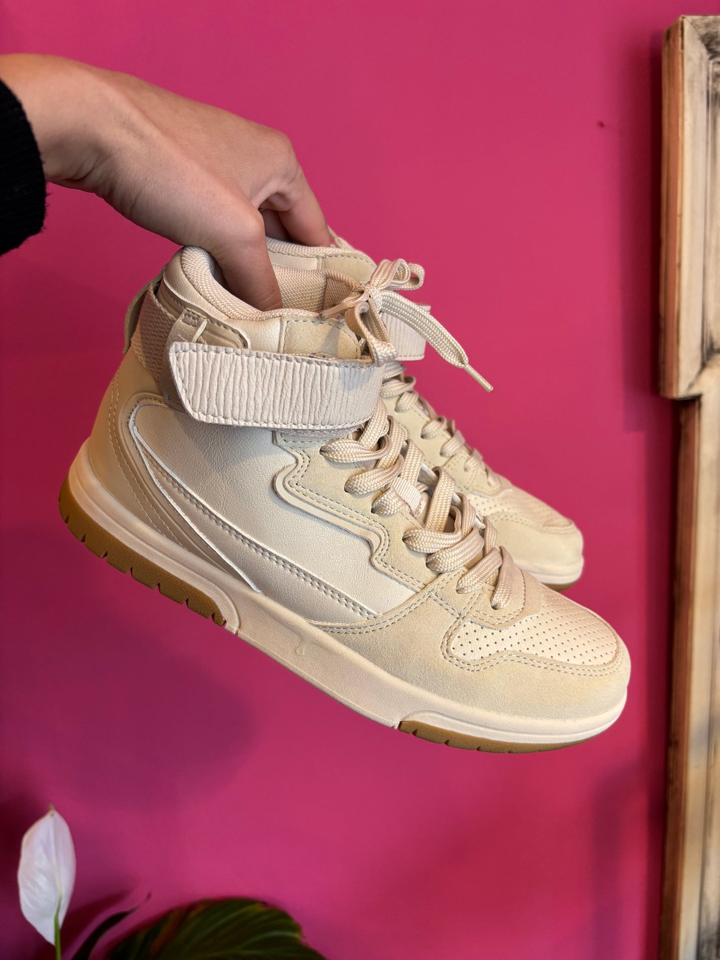 255-26 Zara sneakers maat 37