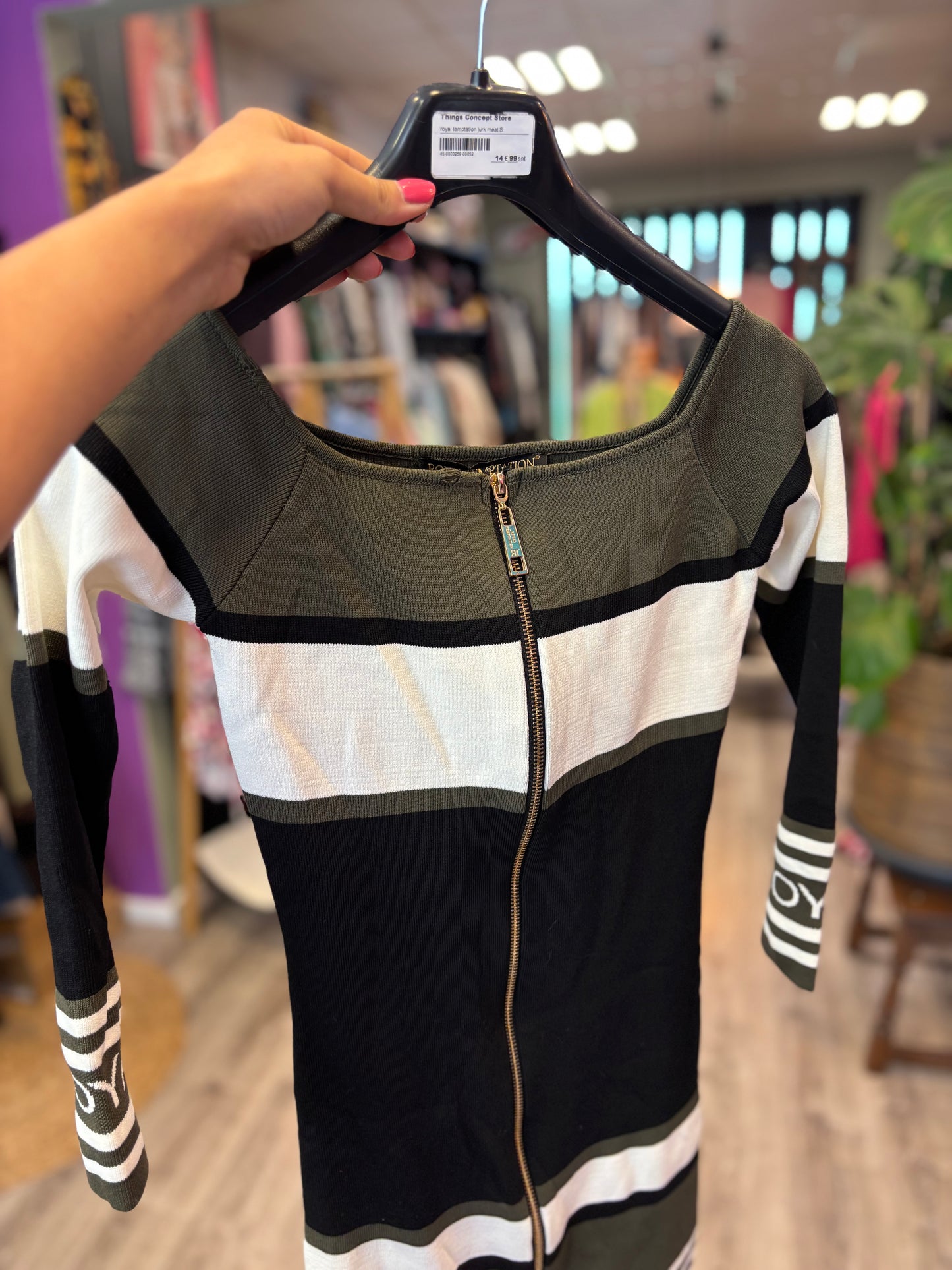 259-52 Royal temptation jurk maat S