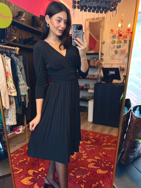 411-141 Suze chin jurk maat 8