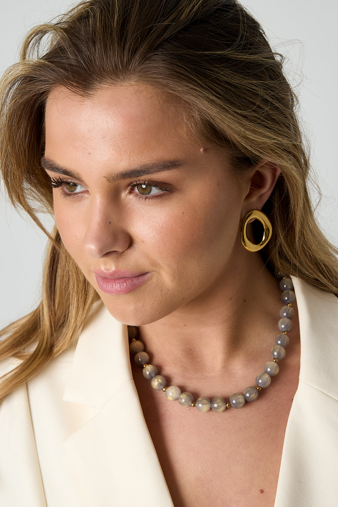 Bead necklaces with gold details - 12 mm