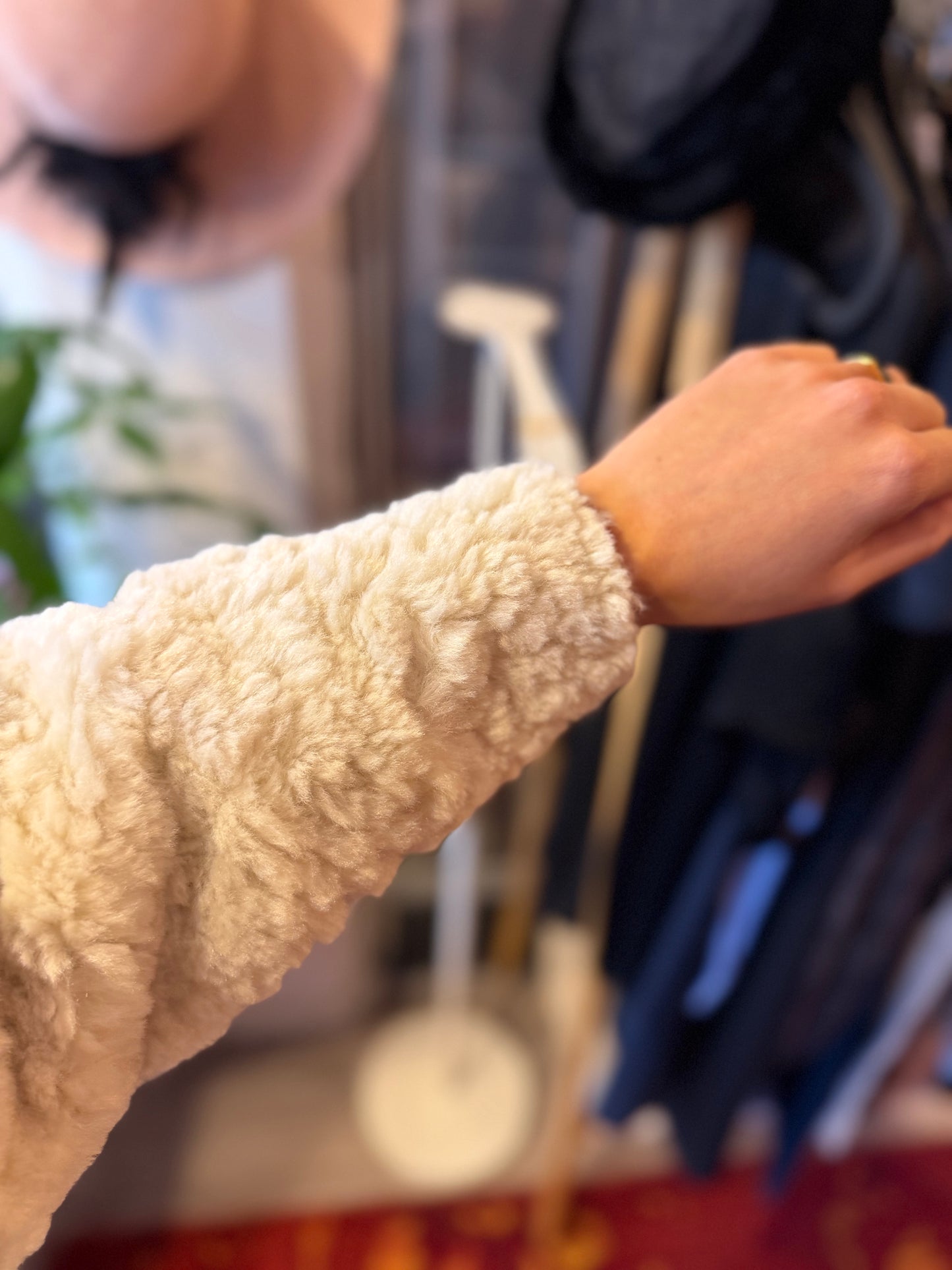 284-156 H&M teddy jas maat XS