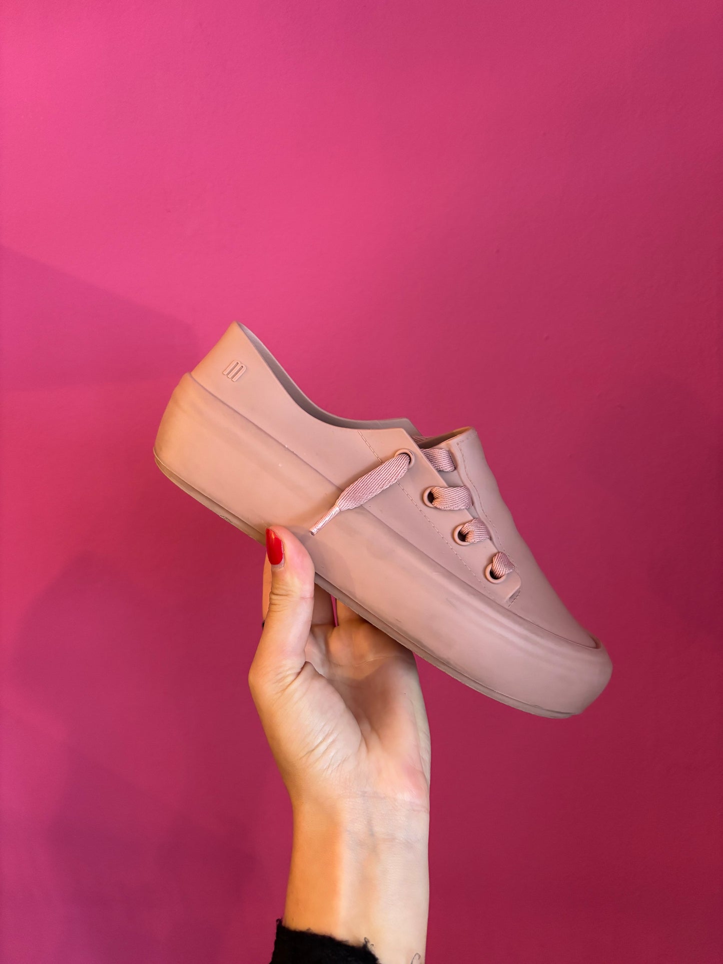 31-84 Melissa sneakers maat 38