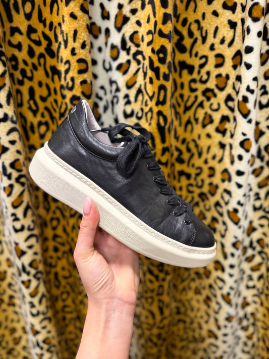 31-88 Deabused sneakers size 38