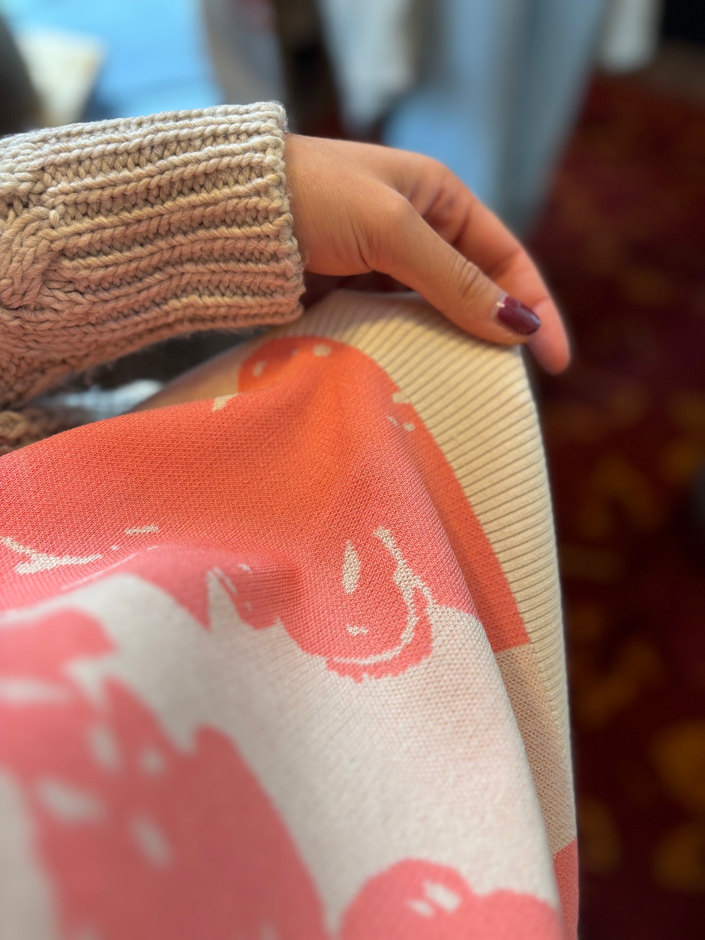 363-69 Jacquard knitted polo with v-neck size S