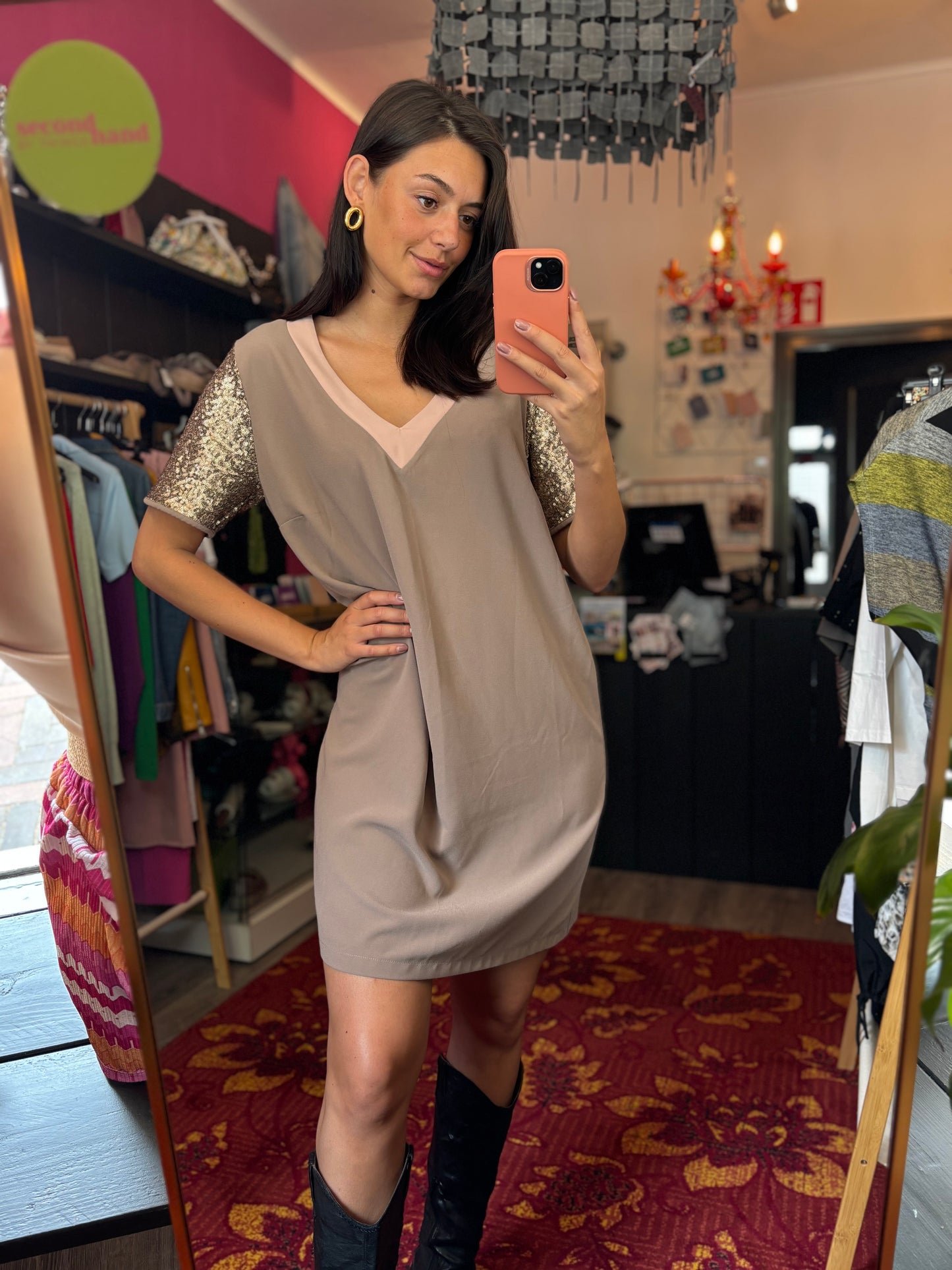 31-70 Melvin jurk taupe maat 40