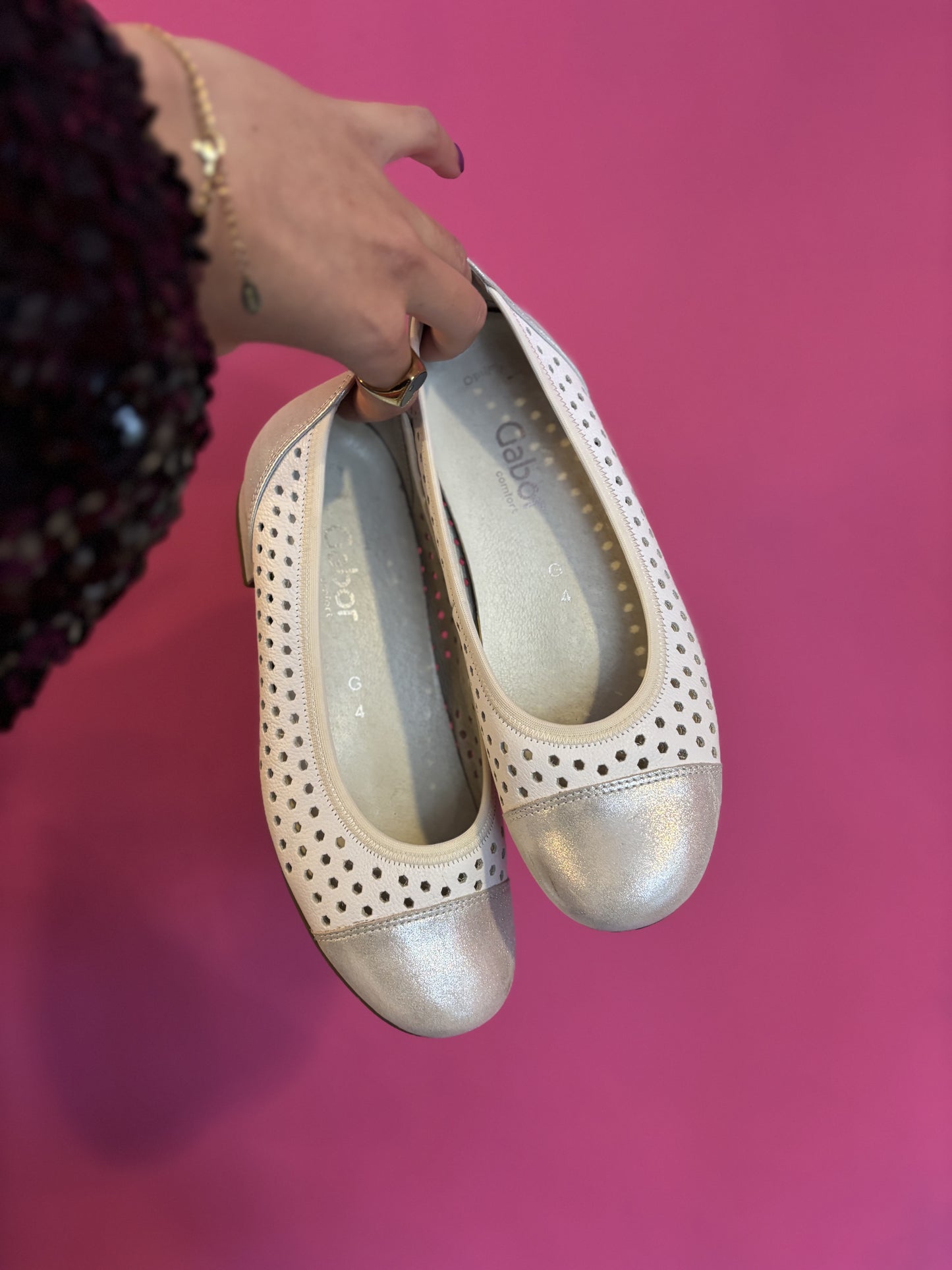 318-1 Gabor ballerinas size 4